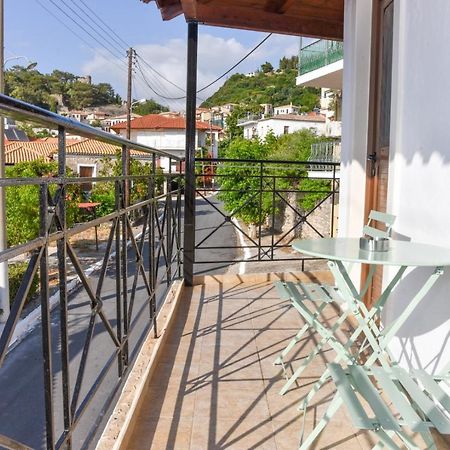 Appartamento Prana'S Castle Kyparissia Esterno foto